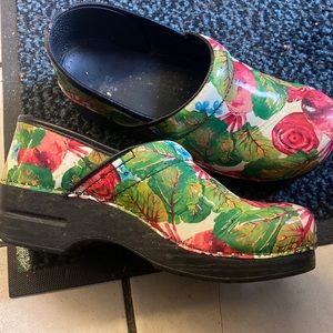 Dansko radish shoe size 40